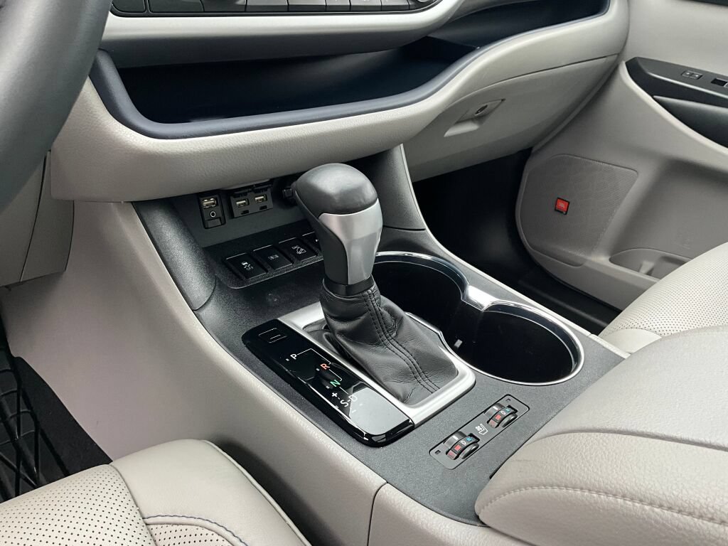 Used 2019 Toyota Highlander Limited Platinum AWD/4WD image 20