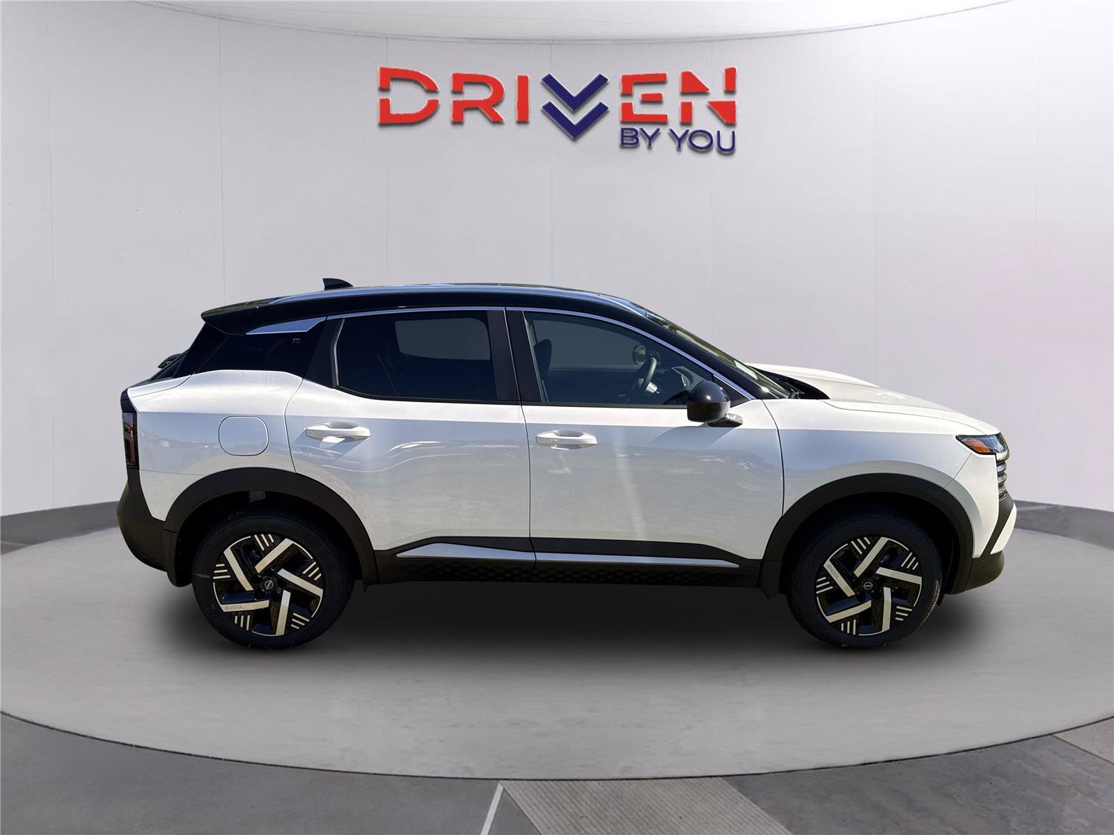 New 2026 Nissan Kicks SV w/ SV Premium Package FWD image 3