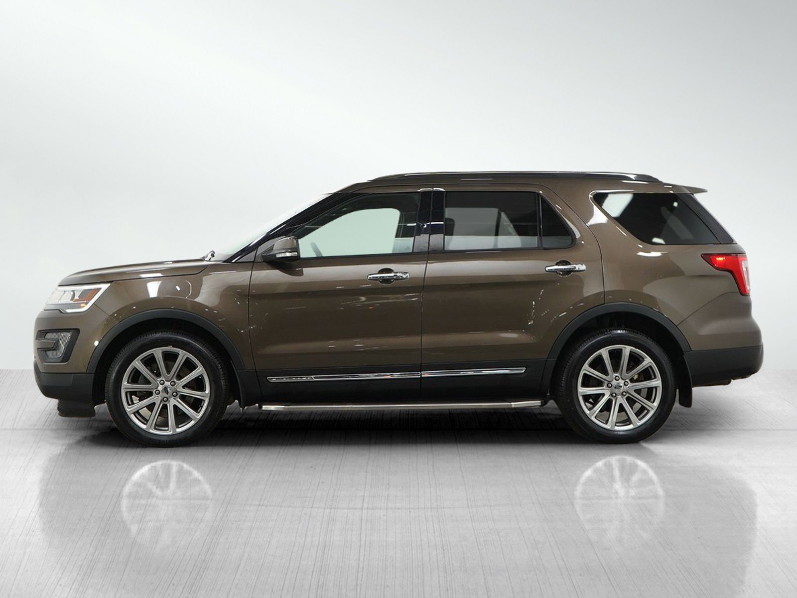 Used 2016 Ford Explorer Limited AWD/4WD image 2