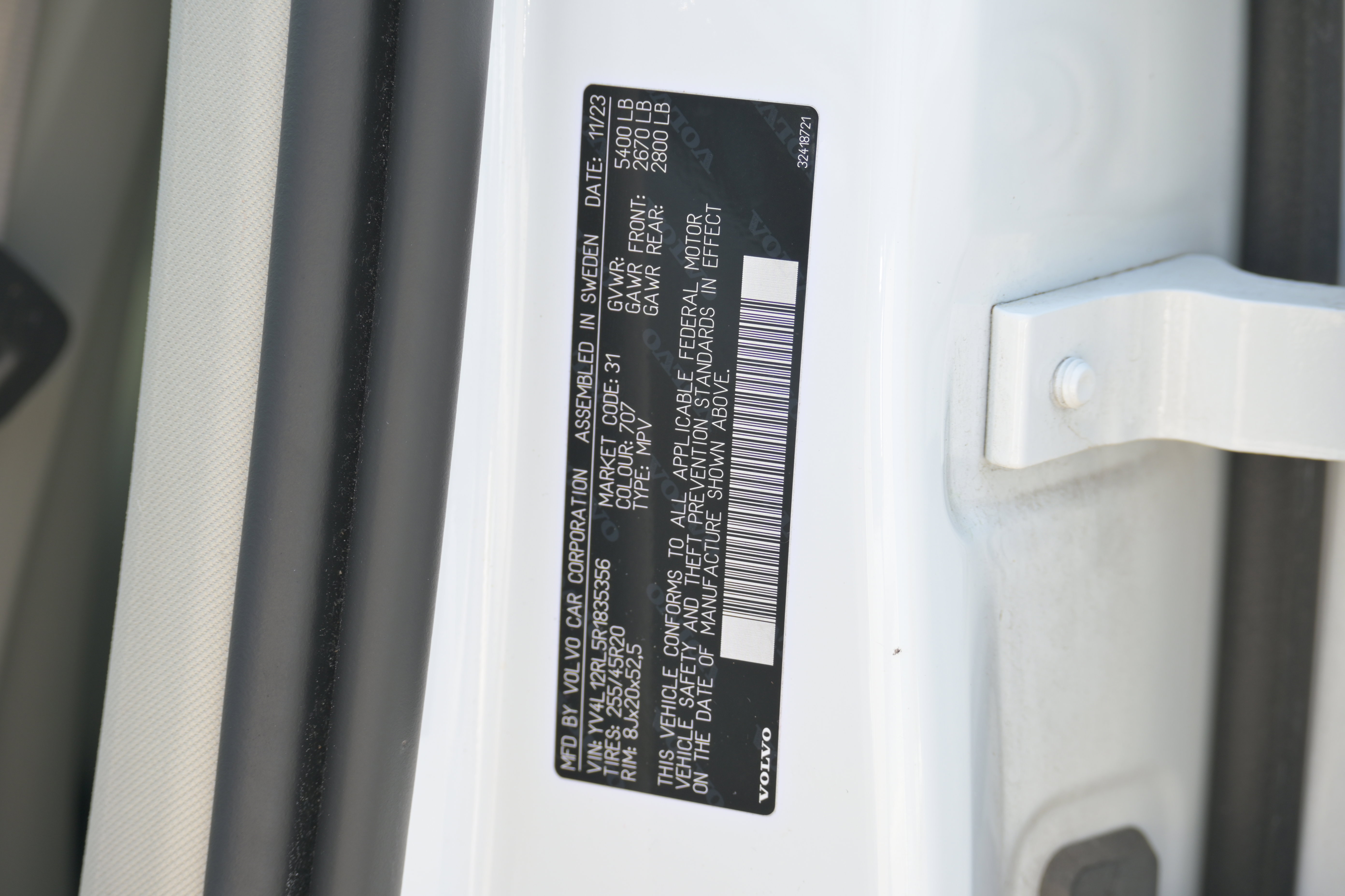 Used 2024 Volvo XC60 B5 Plus w/ Protection Package Premier image 36