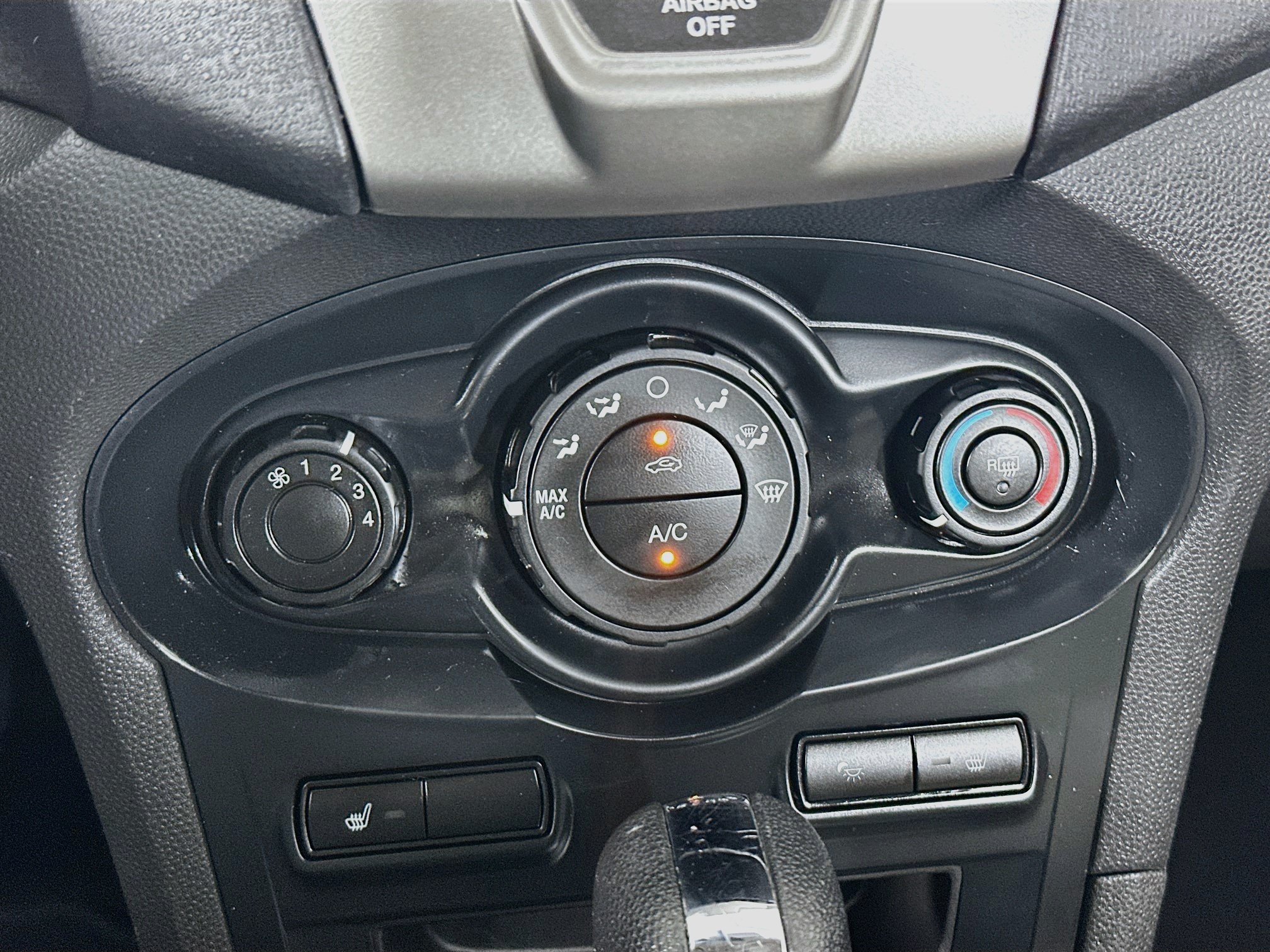Used 2012 Ford Fiesta SEL FWD image 21