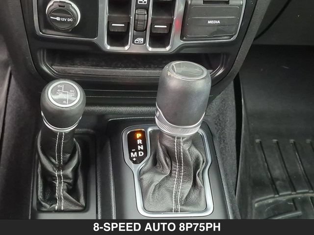 Used 2022 Jeep Wrangler Unlimited Sahara w/ Cold Weather Group AWD/4WD image 27