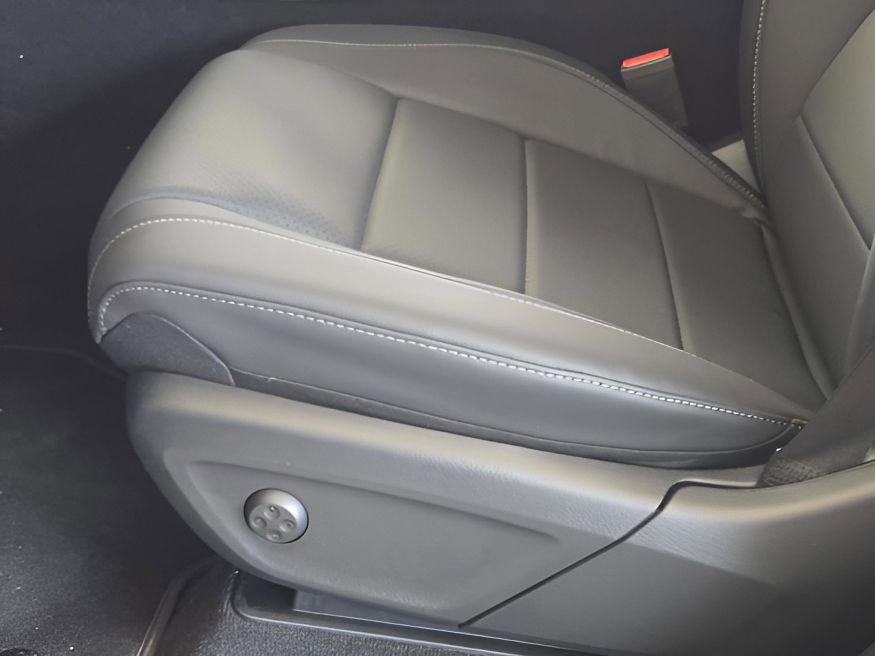 Used 2025 Mercedes-Benz GLE 350 4MATIC image 23