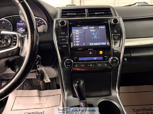 Used 2016 Toyota Camry XSE FWD image 40