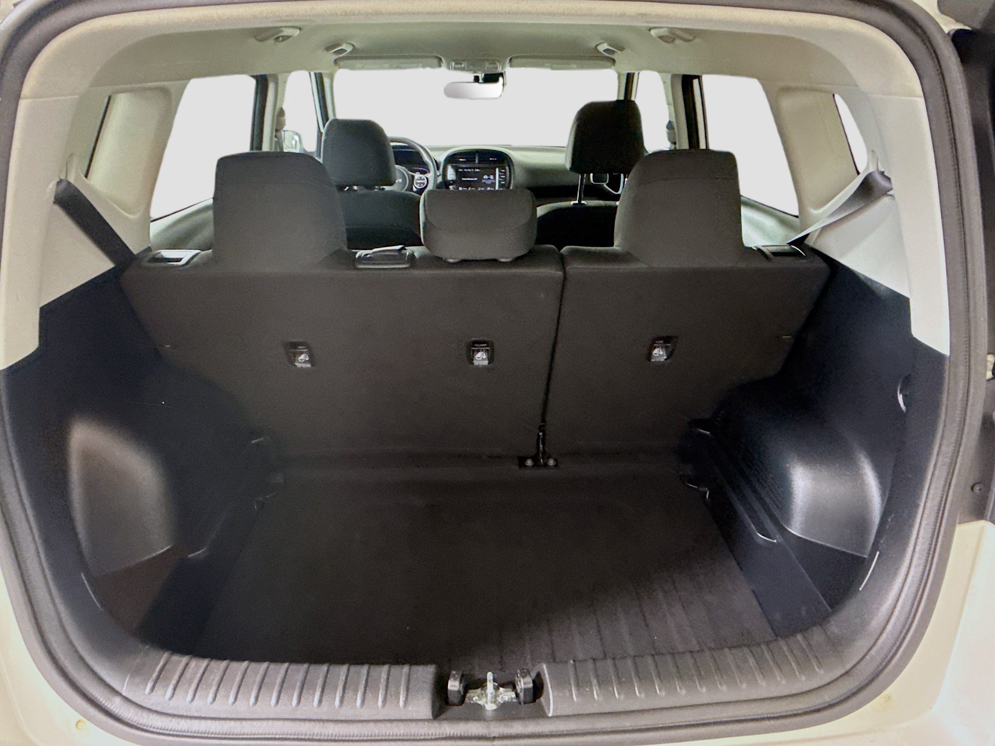 Used 2023 Kia Soul LX FWD image 34