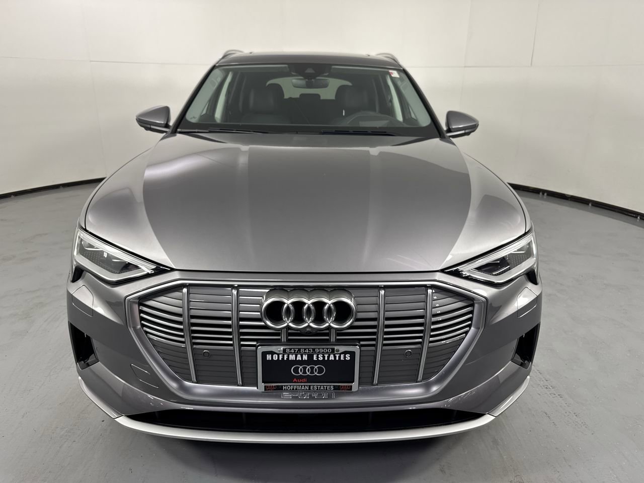 Used 2019 Audi e-tron Prestige w/ Prestige Package AWD/4WD image 4