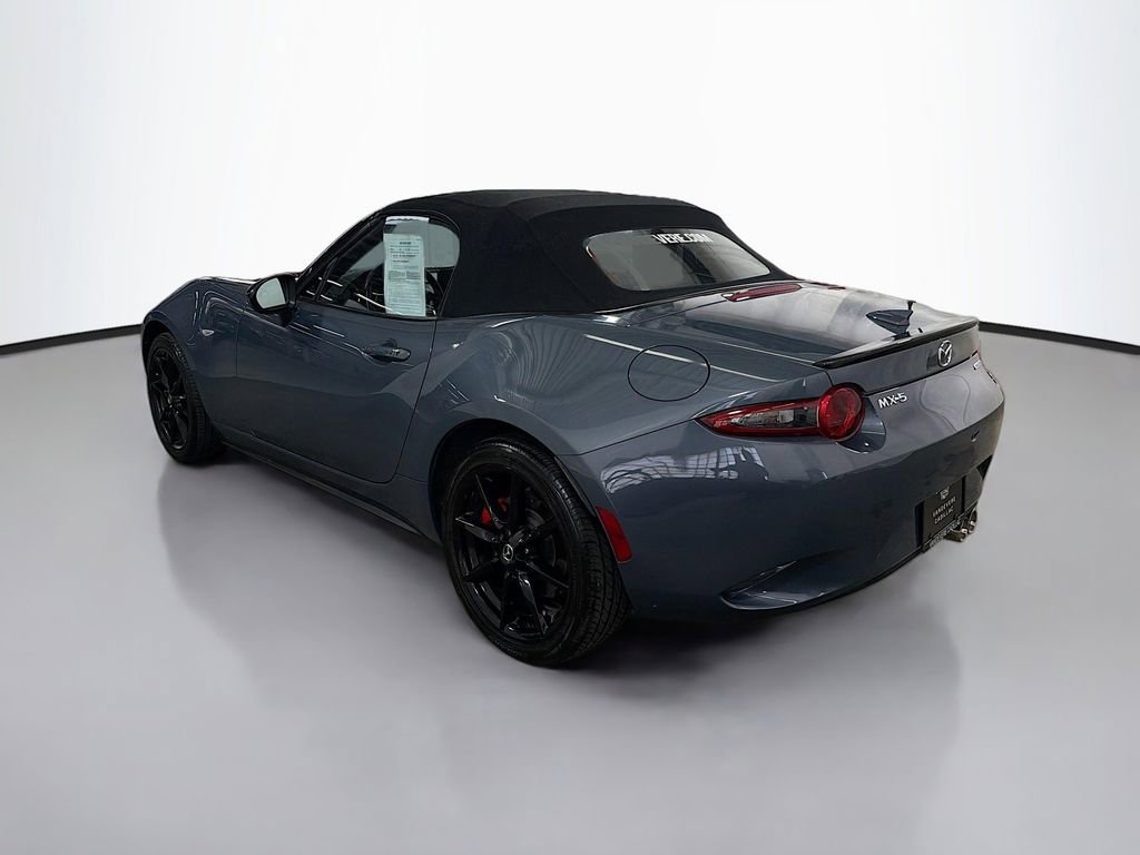 Used 2020 MAZDA MX-5 Miata Club RWD image 7
