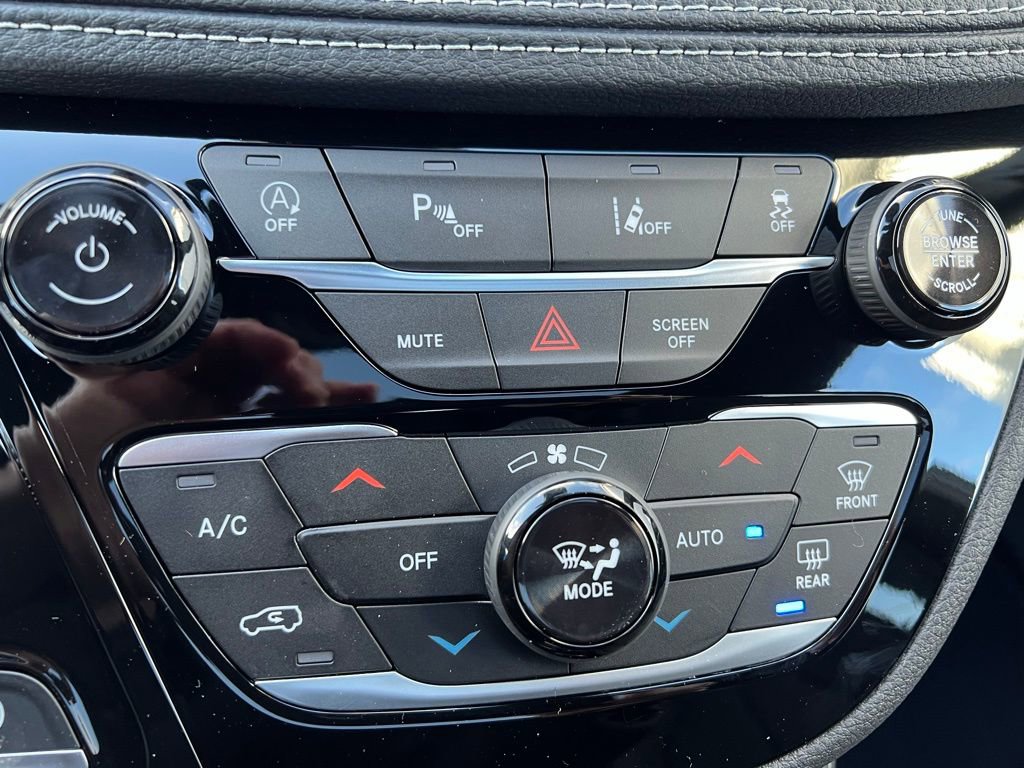 New 2026 Chrysler Pacifica Limited w/ S Appearance Package AWD/4WD image 38