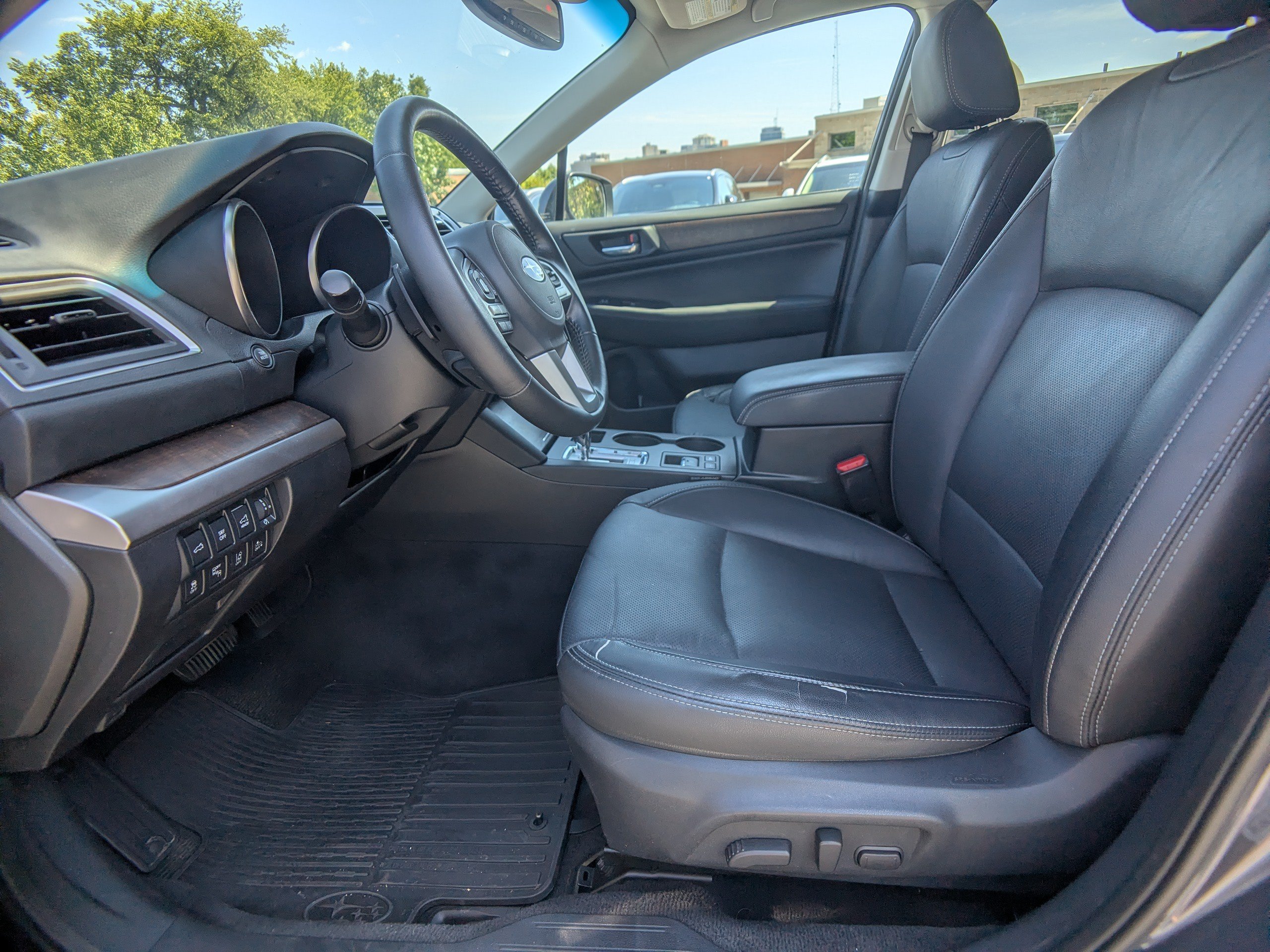 Used 2015 Subaru Outback 2.5i Limited AWD/4WD image 17