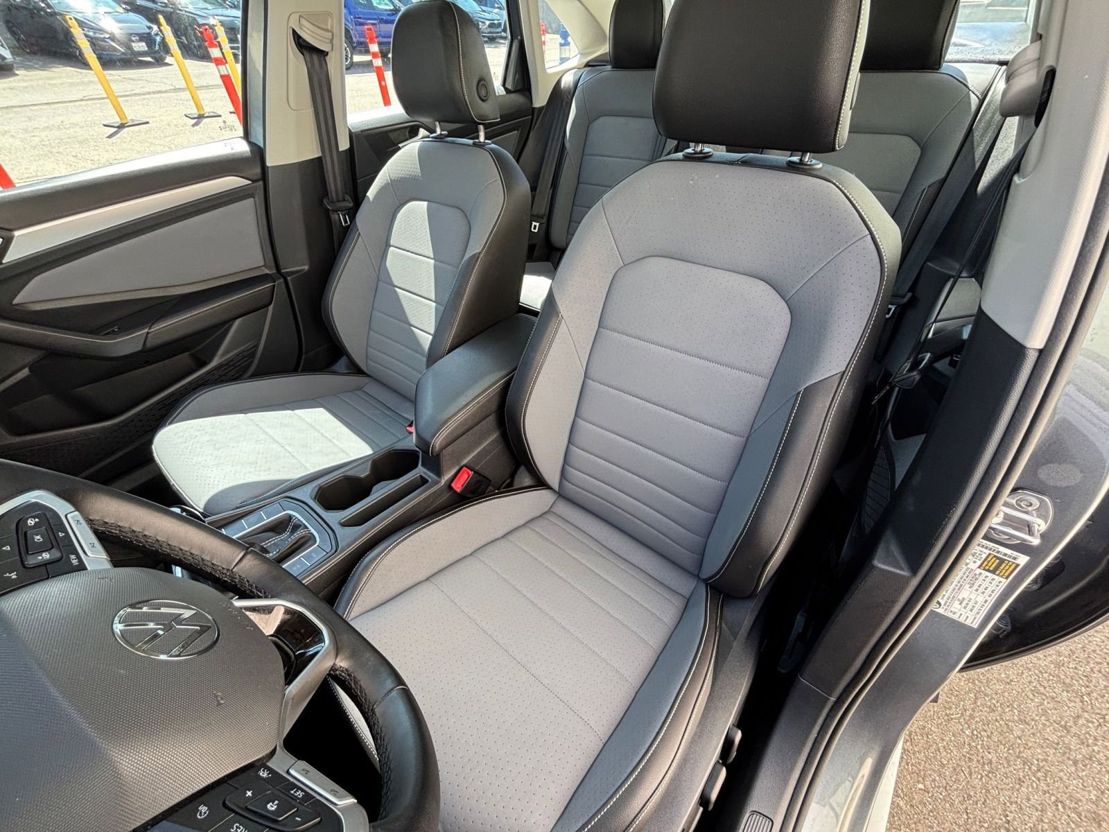 Used 2025 Volkswagen Jetta SE image 36