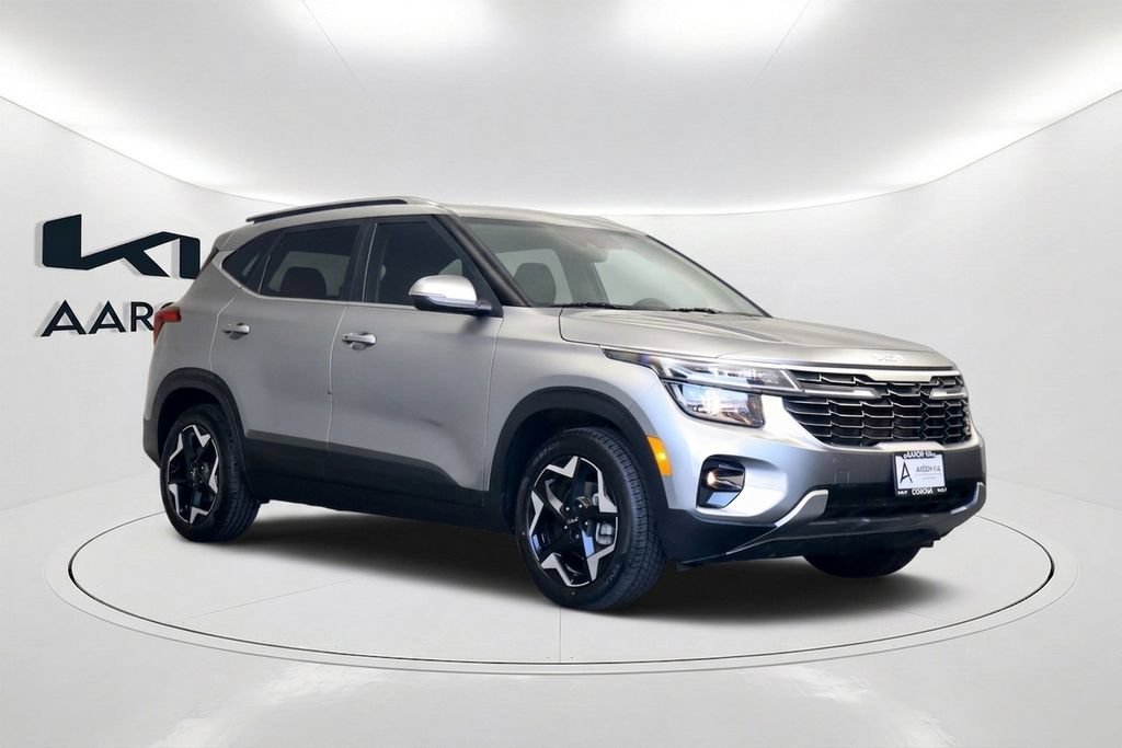 Used 2024 Kia Seltos EX FWD image 3