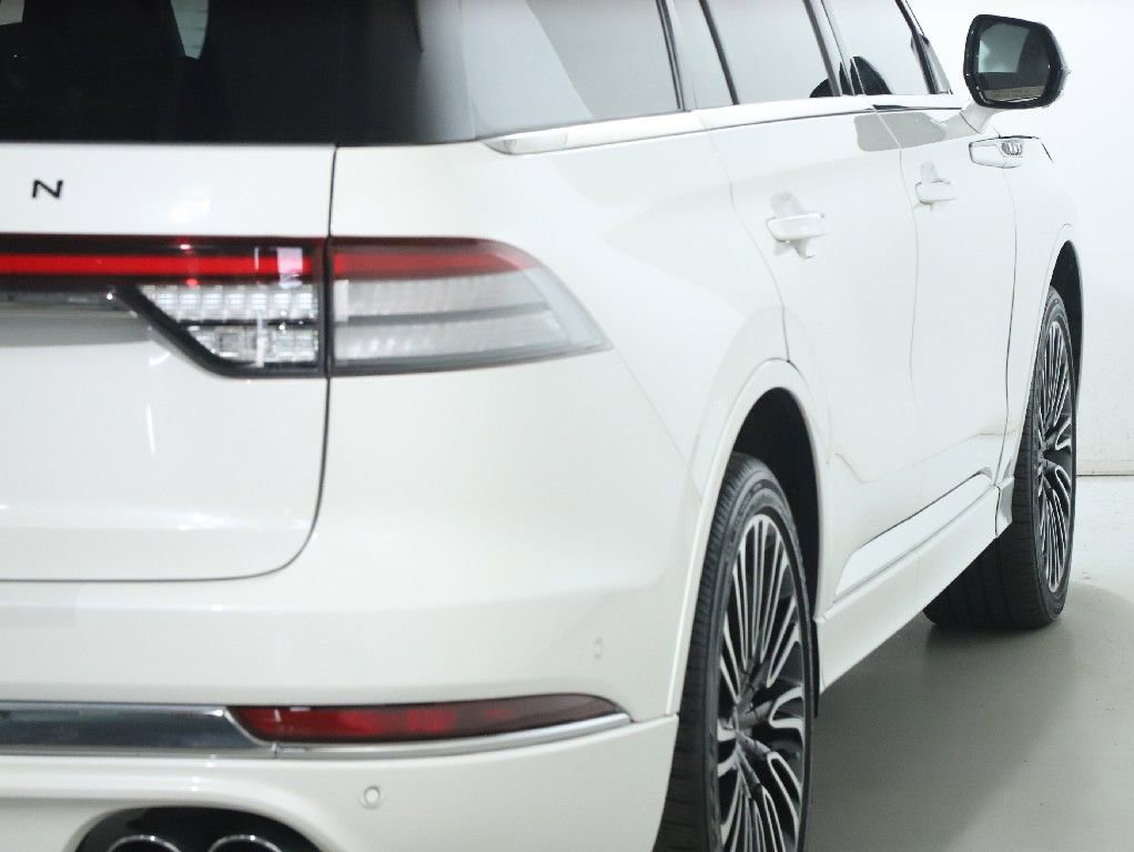 Certified 2023 Lincoln Aviator Black Label w/ Class IV Trailer Tow Package AWD/4WD image 46