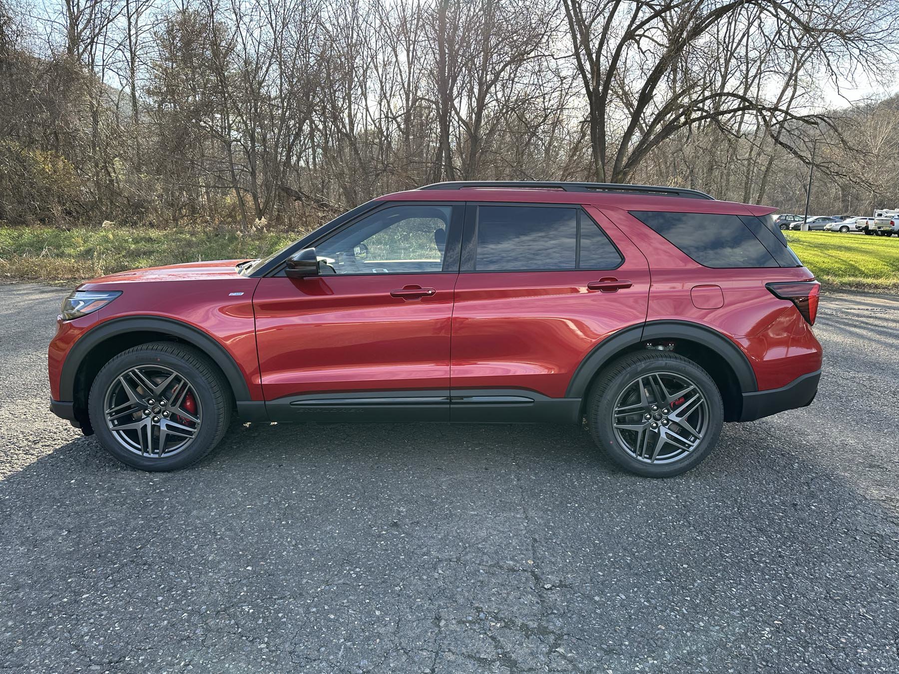 New 2026 Ford Explorer ST-Line w/ ST-Line Street Pack image 9