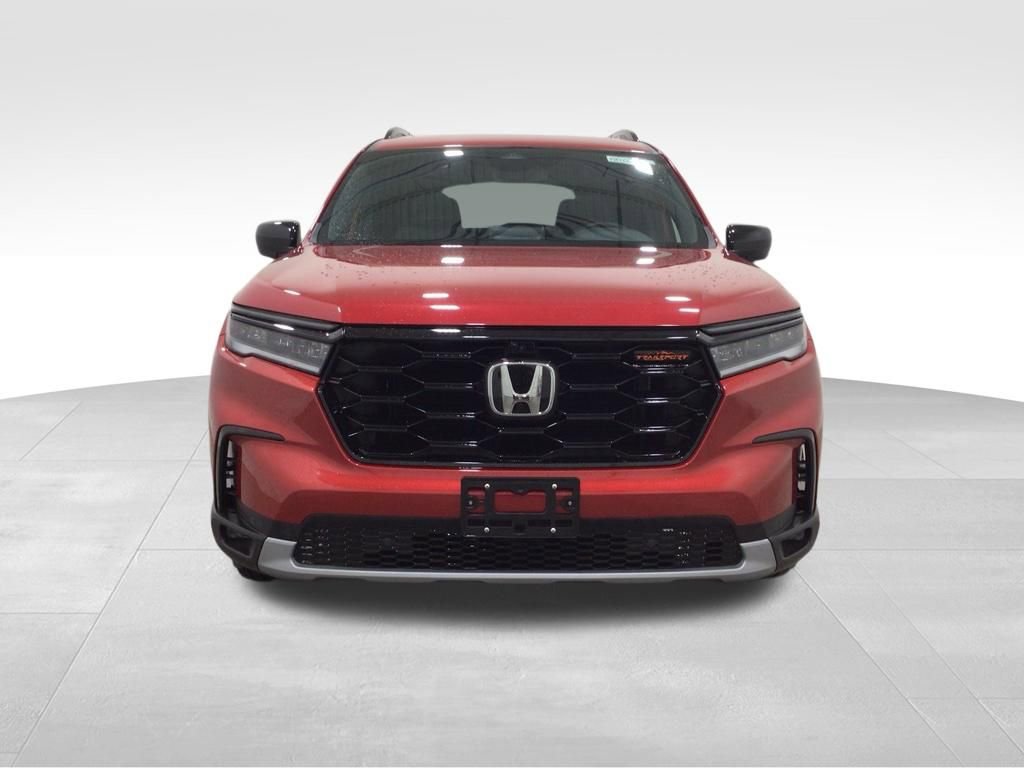 Used 2025 Honda Pilot TrailSport image 6