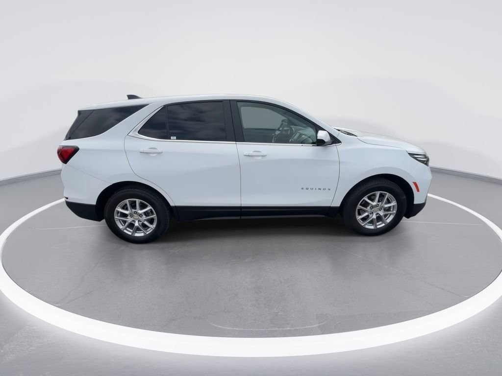 Used 2024 Chevrolet Equinox LT w/ Driver Convenience Package AWD/4WD image 9