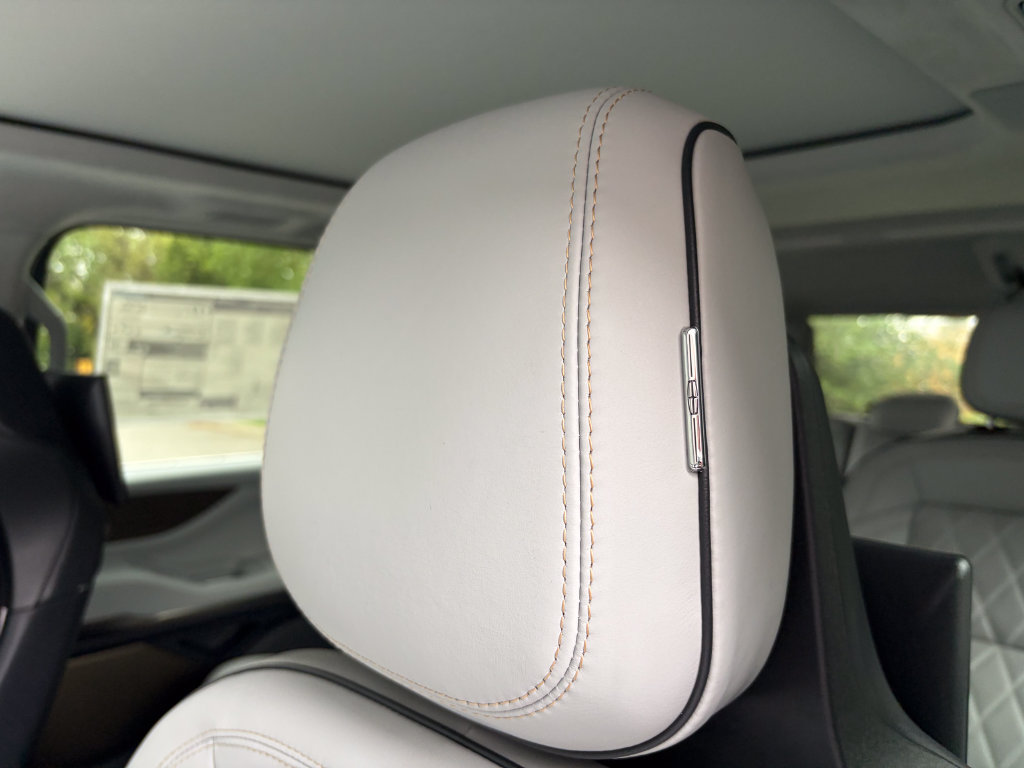 New 2027 Lincoln Navigator Black Label AWD/4WD image 13