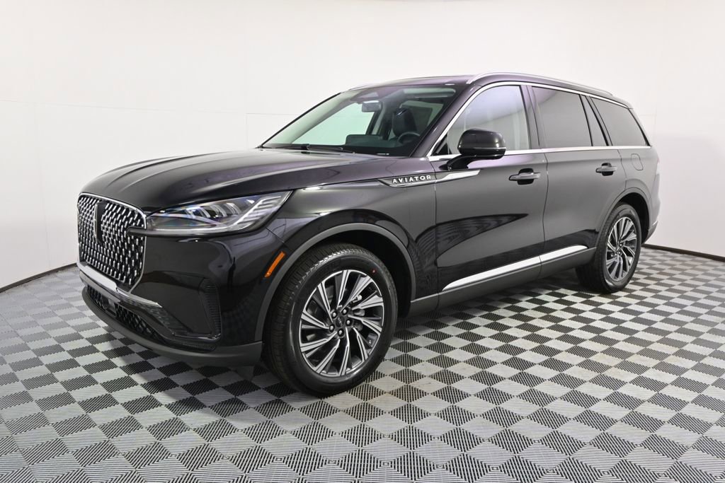 New 2026 Lincoln Aviator AWD image 2