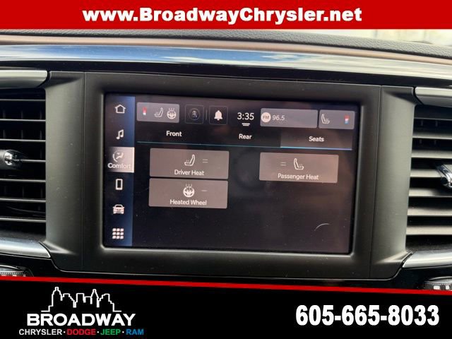 Used 2023 Chrysler Voyager LX image 23