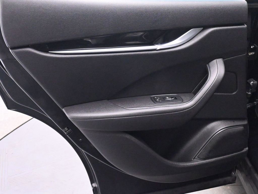 Used 2023 Maserati Levante Modena image 14