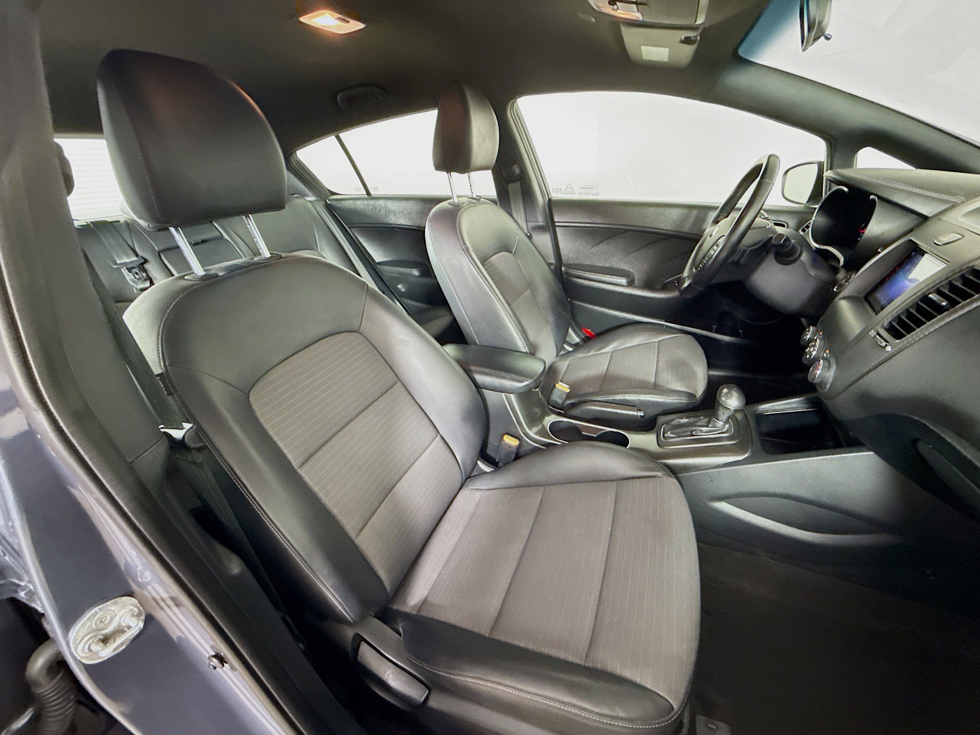 Used 2016 Kia Forte SX image 33