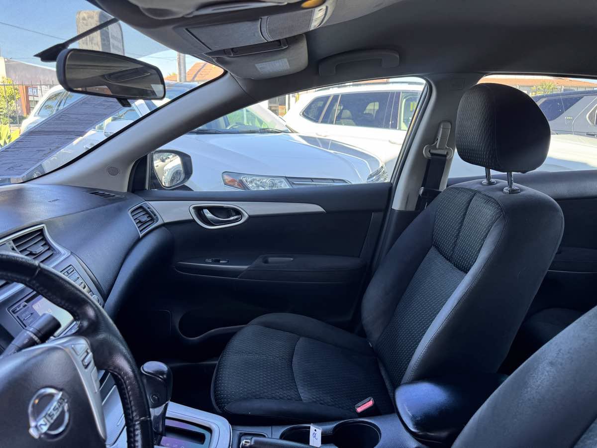 Used 2015 Nissan Sentra SR FWD image 31