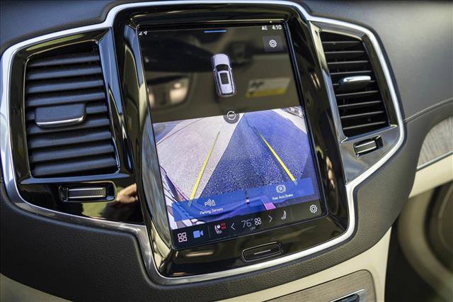 Used 2023 Volvo XC90 B6 Ultimate w/ Protection Package Premier image 19