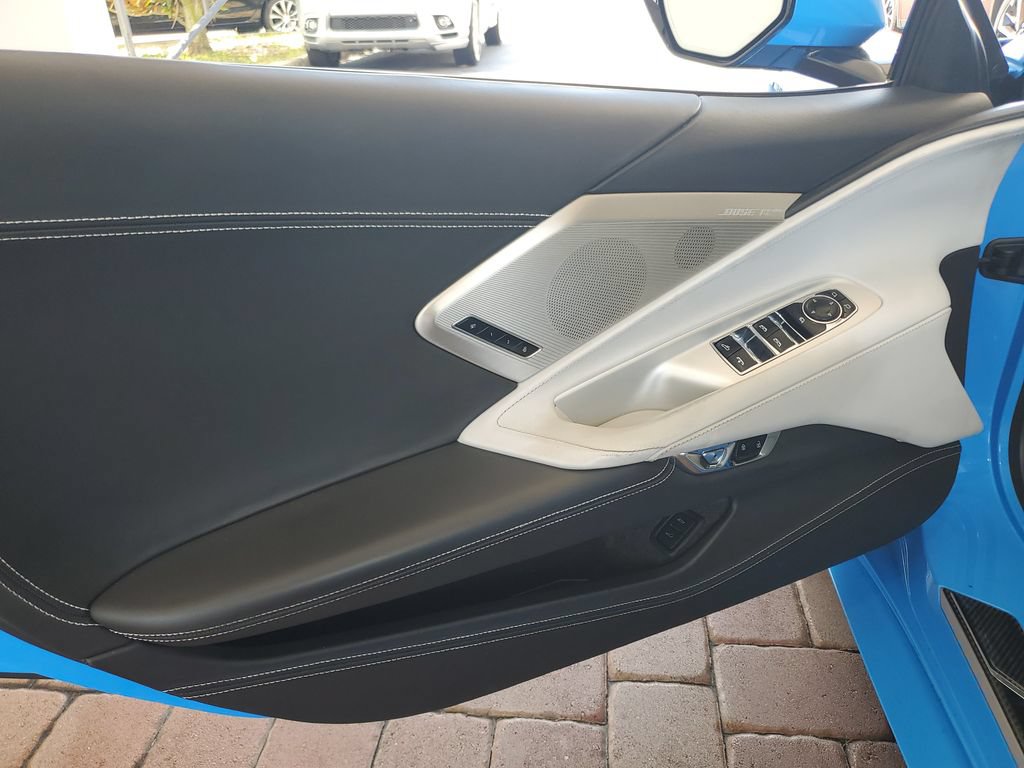 Used 2022 Chevrolet Corvette Stingray Premium Conv w/ Z51 Performance Package RWD image 17