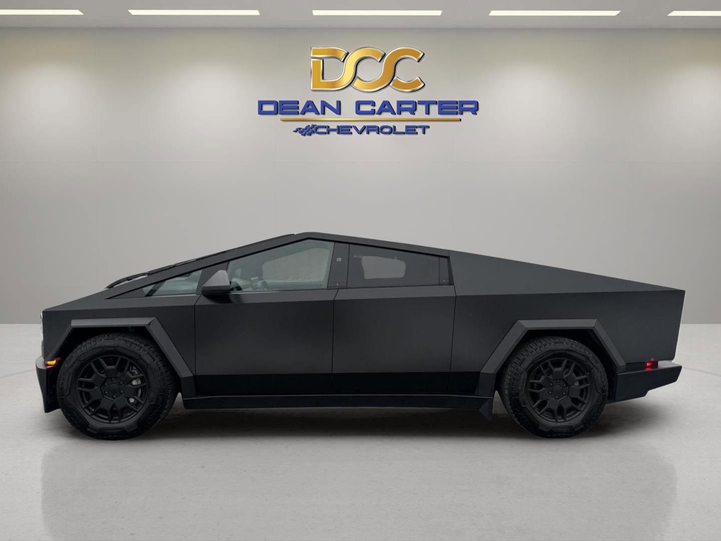 Used 2024 Tesla Cybertruck AWD Crew Cab image 3