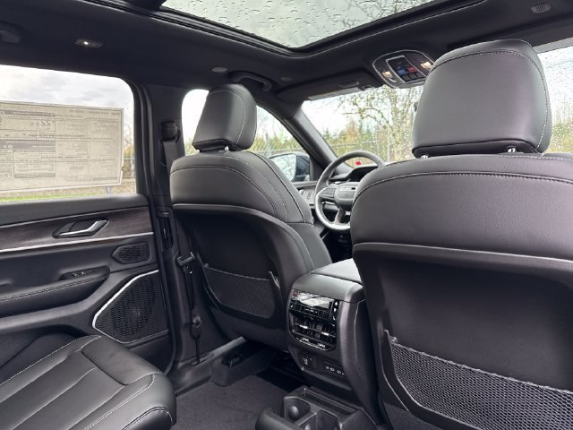 New 2026 Jeep Grand Cherokee L Limited w/ Limited Altitude Package AWD/4WD image 23