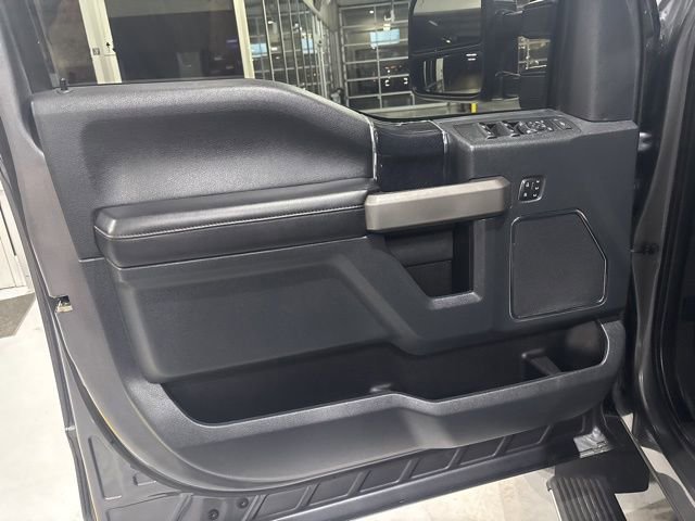 Used 2022 Ford F350 Platinum image 9