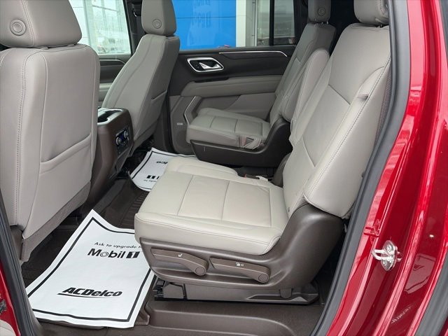 Used 2021 Chevrolet Suburban LT w/ LT Signature Package image 12