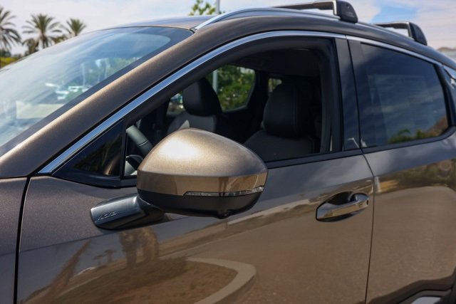 New 2025 Nissan Kicks SR image 12