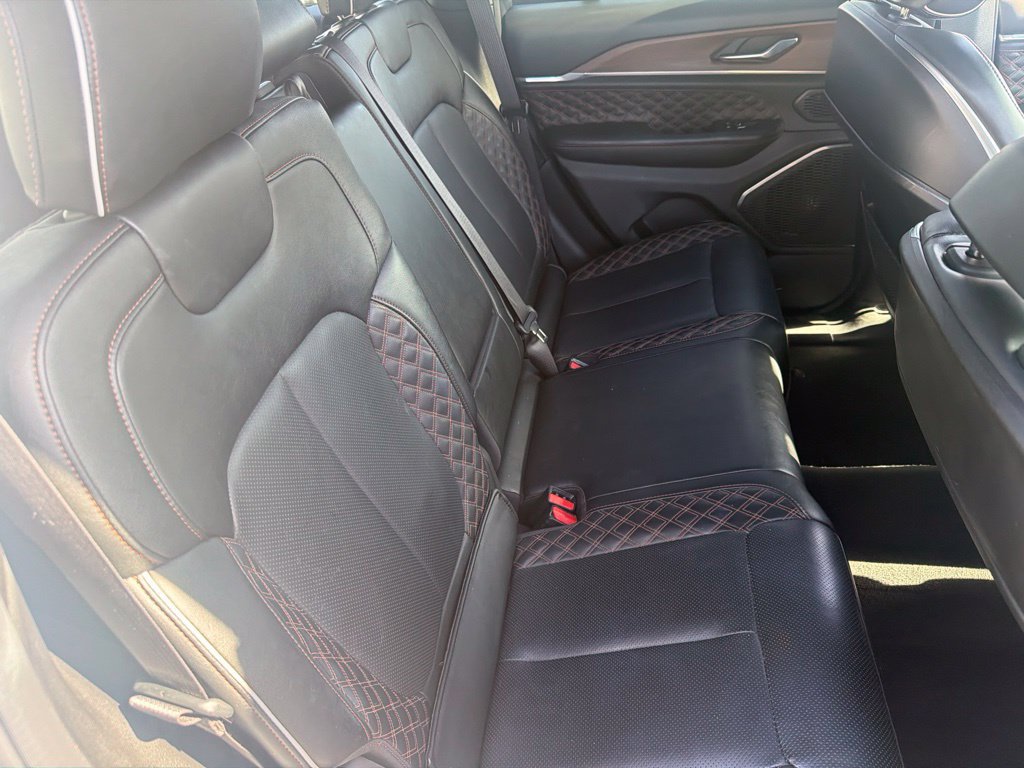 Used 2025 Jeep Grand Cherokee Summit w/ Obsidian Package AWD/4WD image 11