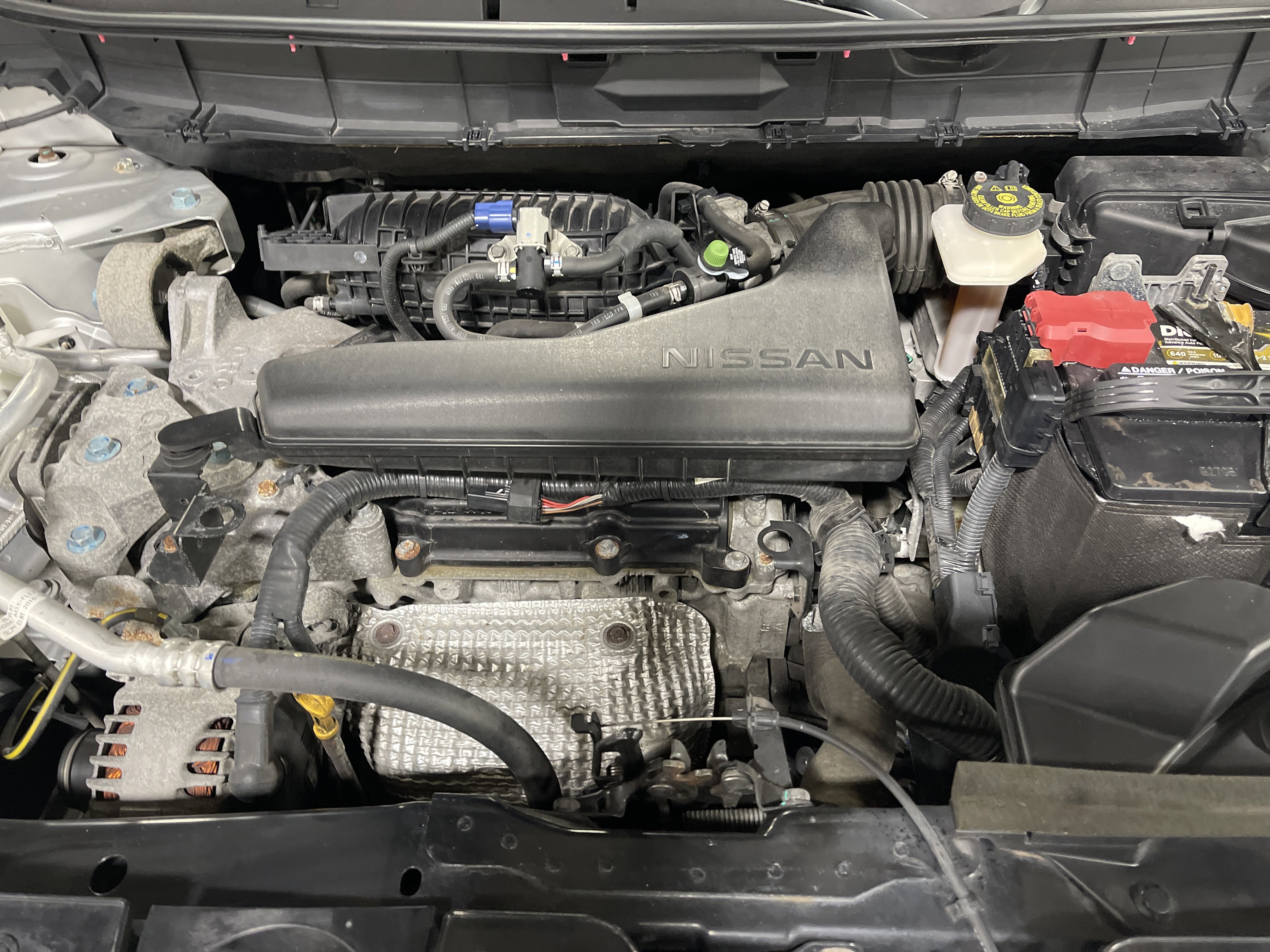 Used 2016 Nissan Rogue SV image 14