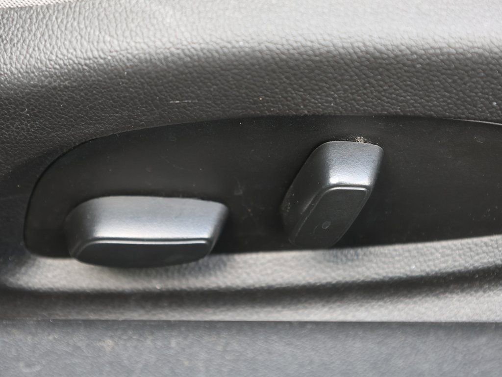 Used 2023 Chevrolet Camaro LT image 17