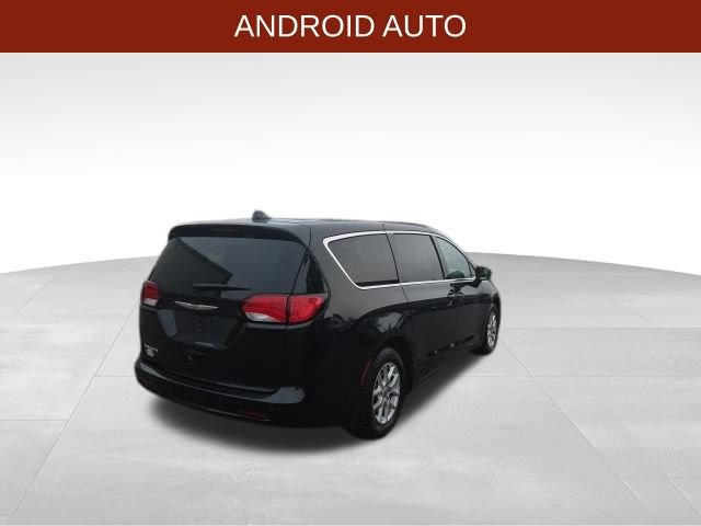 Used 2022 Chrysler Voyager LX FWD image 7