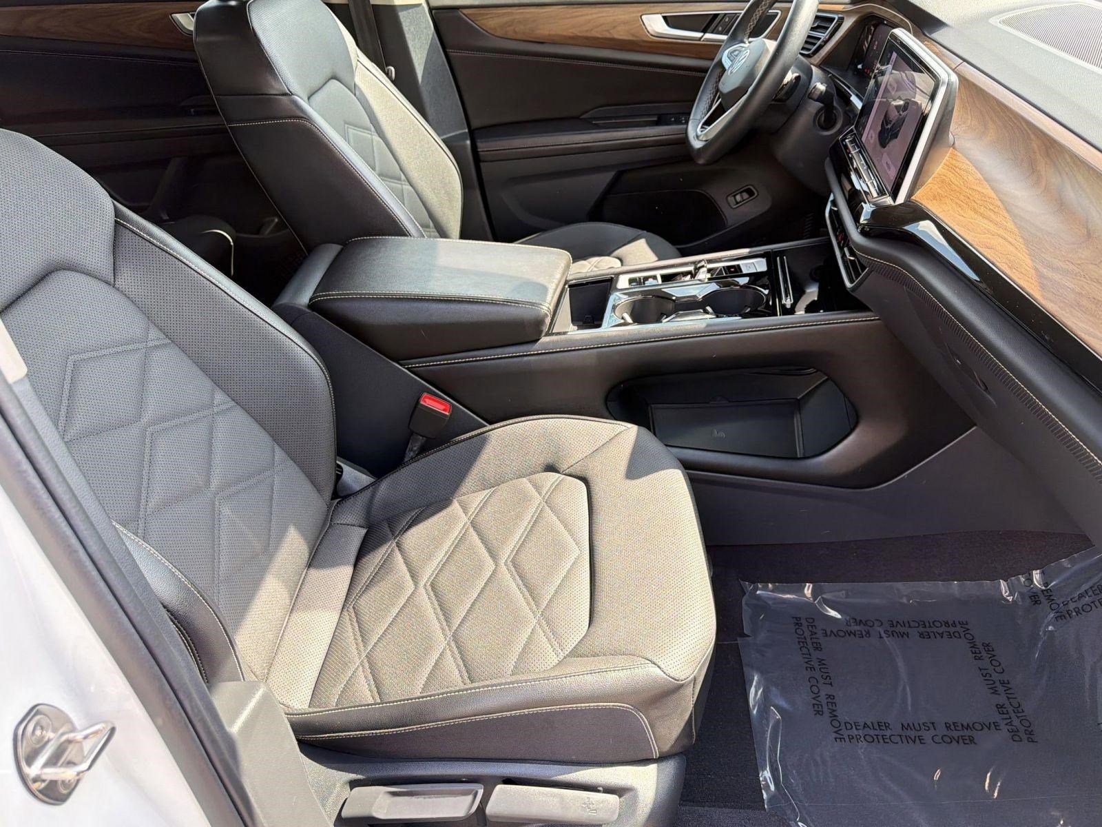 Used 2024 Volkswagen Atlas SE FWD image 29