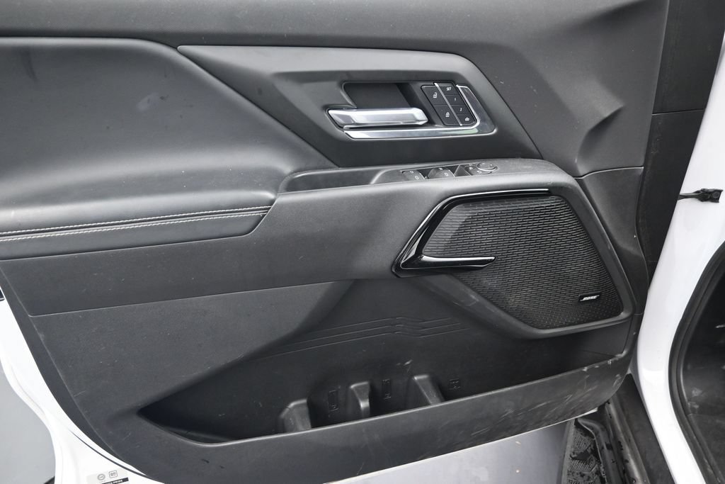 Used 2025 Chevrolet Silverado EV LT AWD/4WD image 11