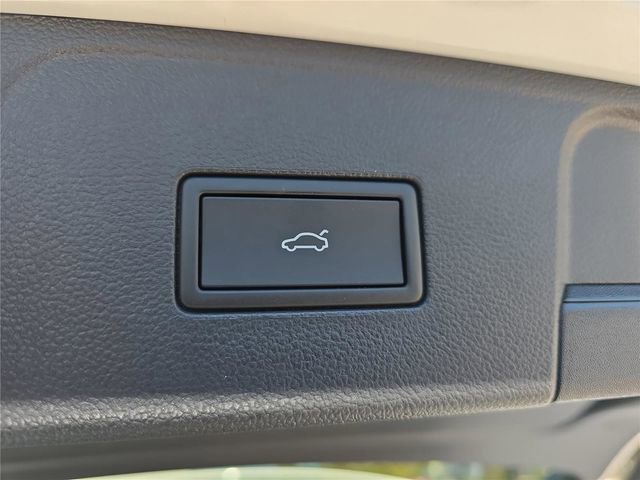 New 2026 Volkswagen Atlas SE image 30