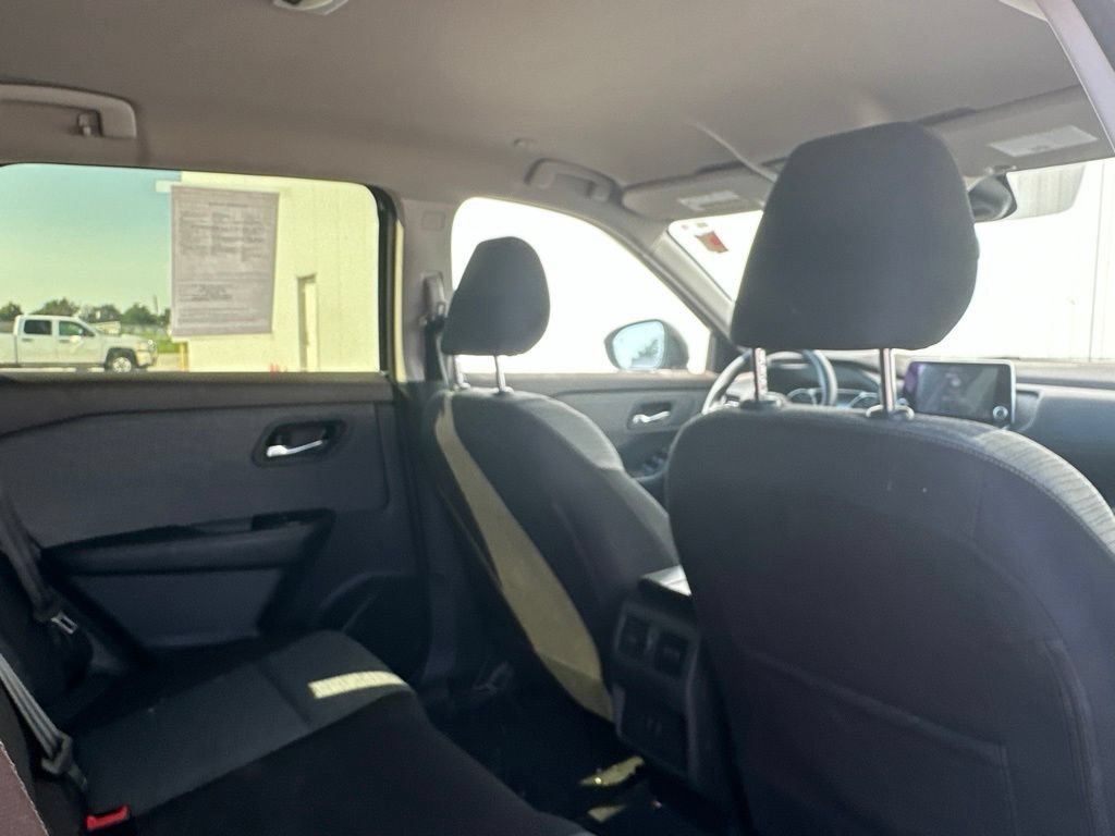 Used 2023 Nissan Rogue SV AWD/4WD image 29