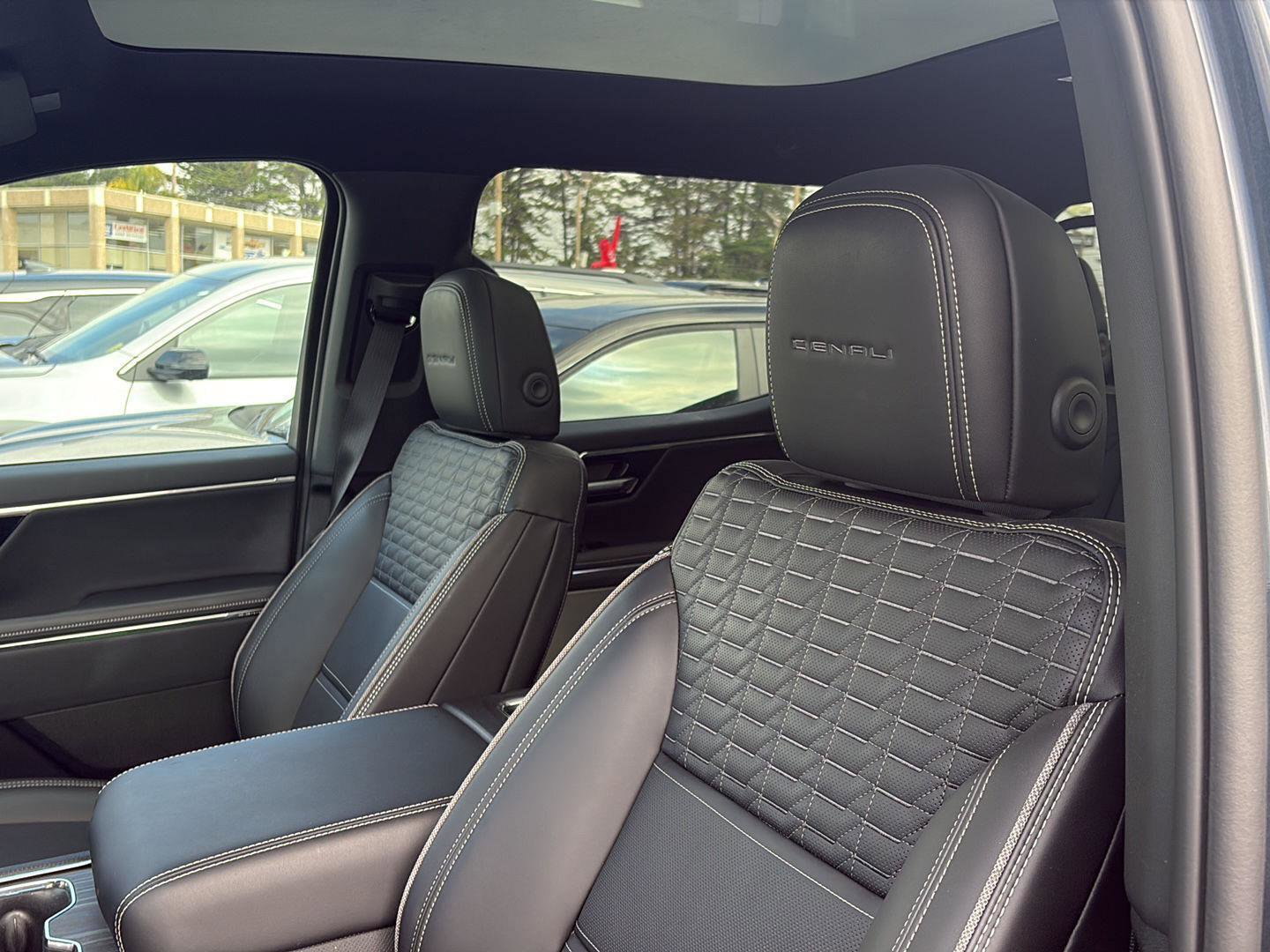 Used 2025 GMC Sierra EV Denali image 9