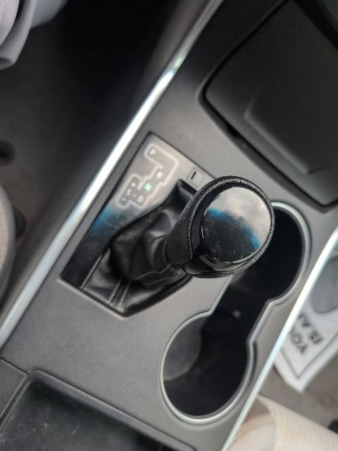 Used 2015 Toyota Camry LE w/ Moonroof Package FWD image 23