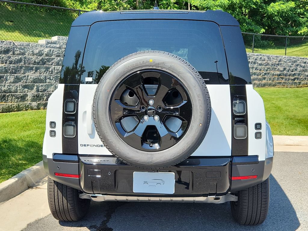 New 2026 Land Rover Defender 110 S AWD/4WD image 7