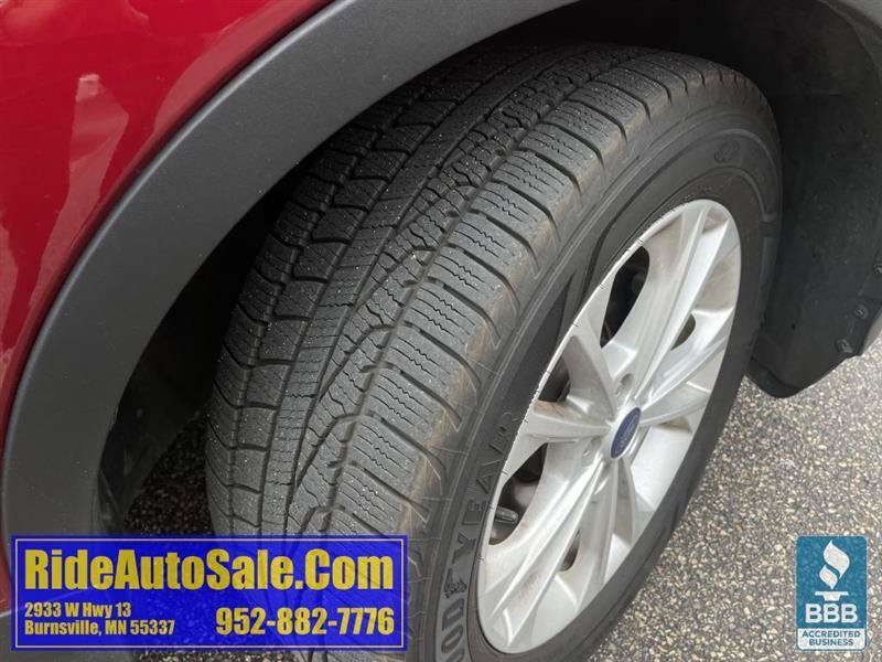 Used 2017 Ford Escape SE w/ Equipment Group 201A AWD/4WD image 28