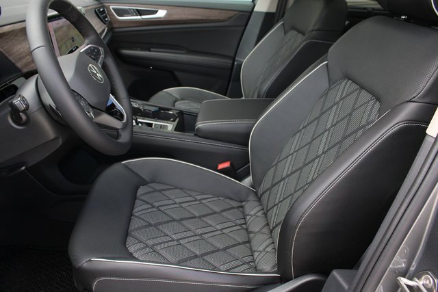 New 2025 Volkswagen Atlas SEL Premium R-Line image 18