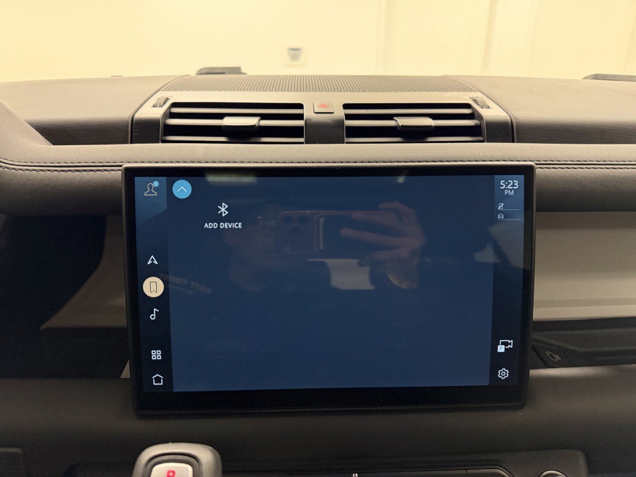 Used 2025 Land Rover Defender 110 S image 18