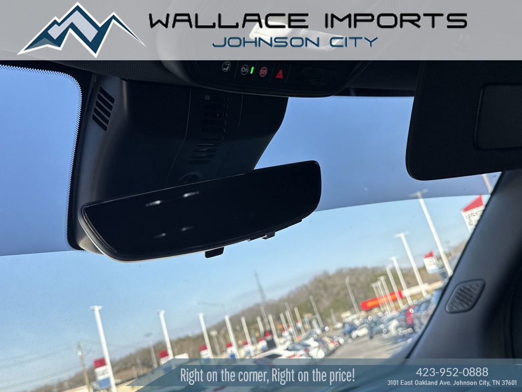 Used 2024 GMC Acadia AT4 w/ Super Cruise Package image 16