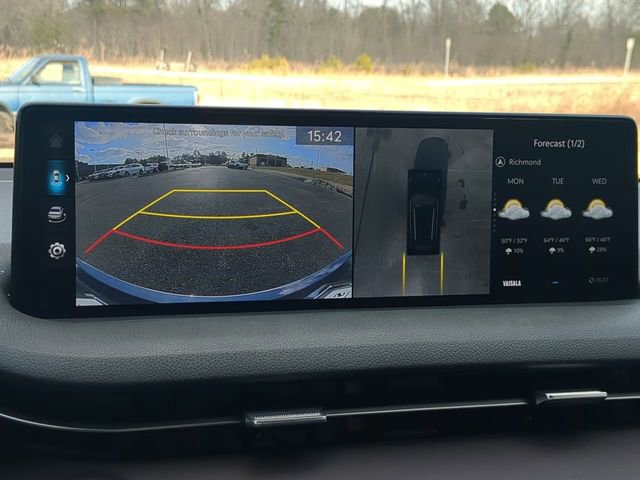 Used 2024 Genesis GV70 2.5T w/ Advanced Package image 20