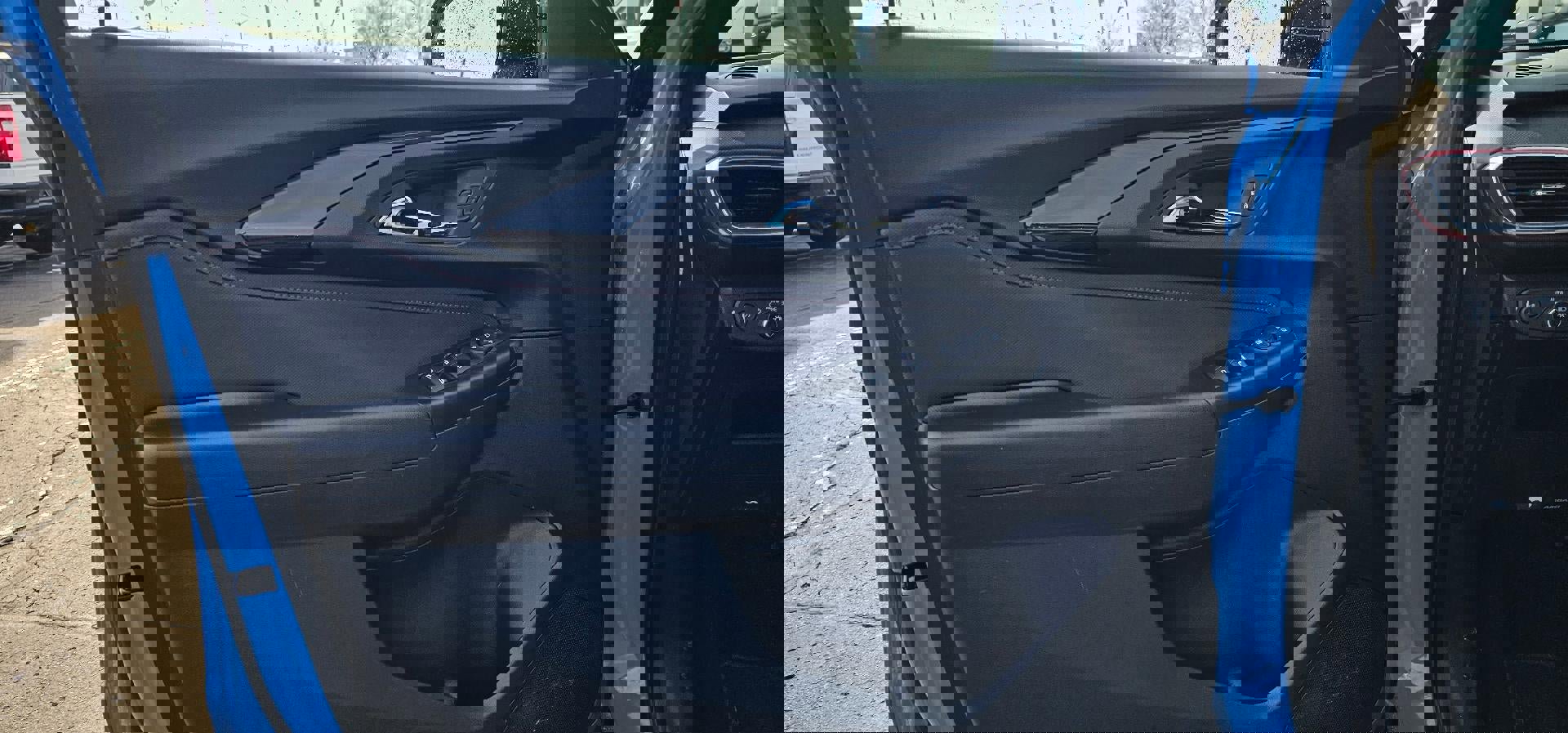 Used 2023 Chevrolet TrailBlazer RS w/ Convenience Package image 9