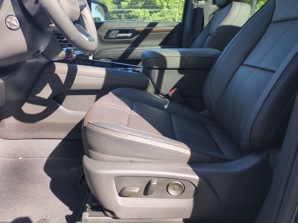 New 2026 Chevrolet Tahoe High Country AWD/4WD image 15